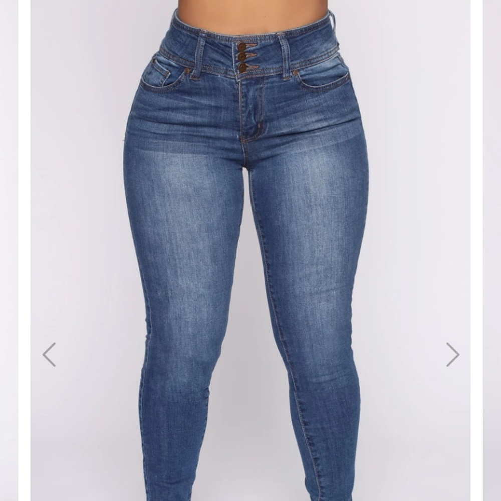 Fashion Nova Beatrix Triple Button Ankle Jeans